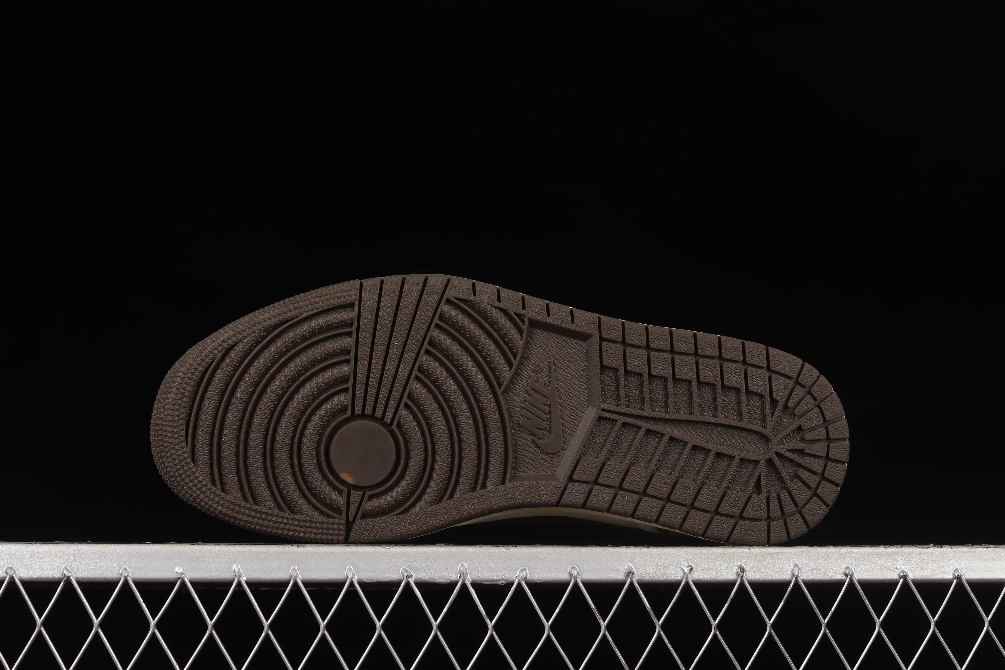 All categories Air Jordan Jordan series basketball shoes Air Jordan 1 Low Travis Scott x Air Jordan 1 Low "Dark Mocha" AJ1 Joe 1 small barb CQ4277-105